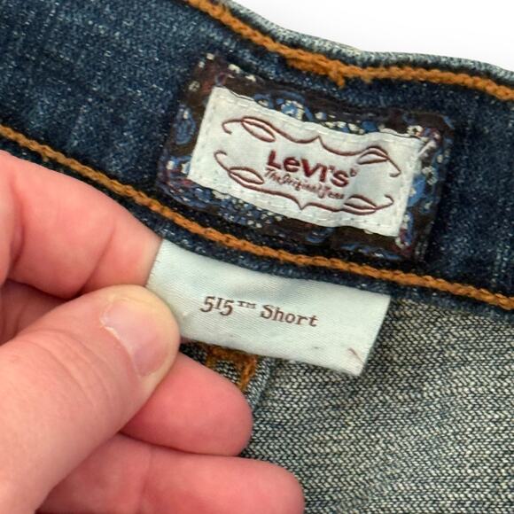 Levi’s 515 Denim Shorts Womens Size 6 Medium Wash Stretch 5" Inseam Preppy Y2K - Picture 2 of 9
